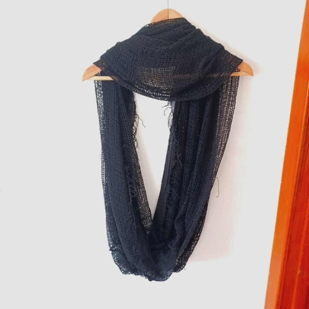 ⚡️SALE⚡️Urban Outfitters Black Fishnet/Loose Knit Scarf